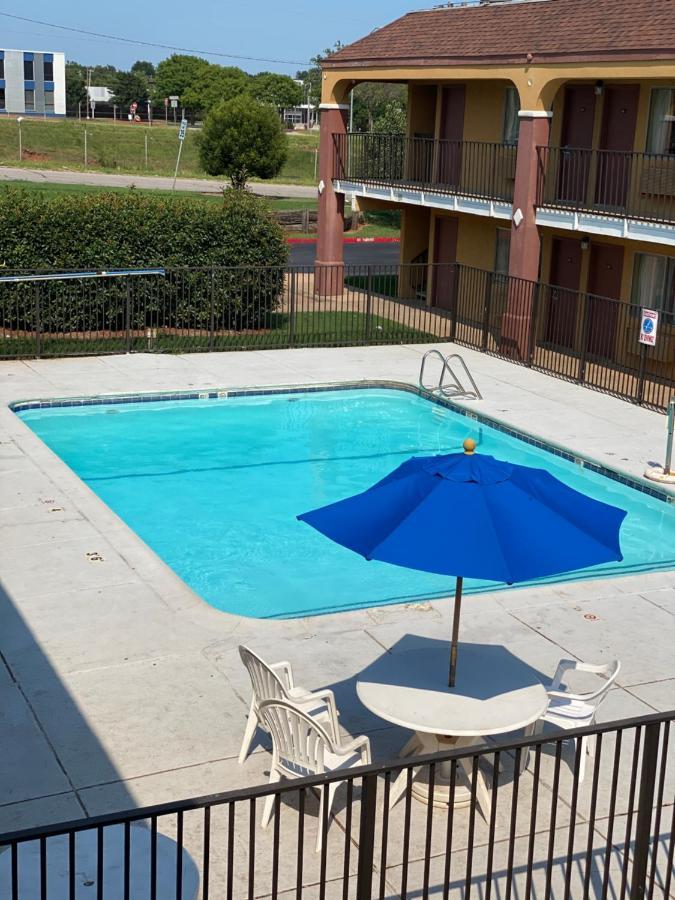 Super 8 By Wyndham Midwest City Ok Exteriör bild