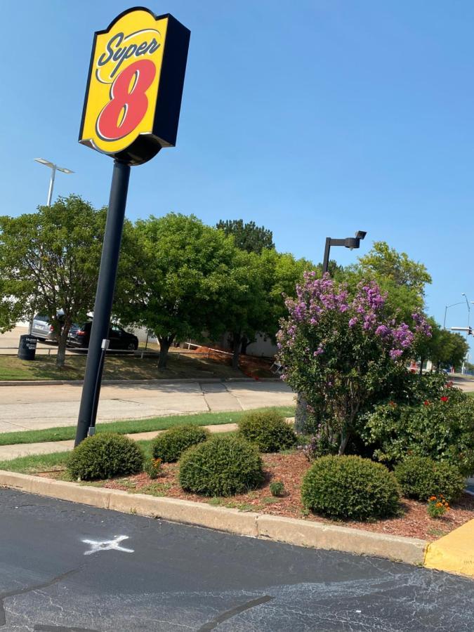 Super 8 By Wyndham Midwest City Ok Exteriör bild