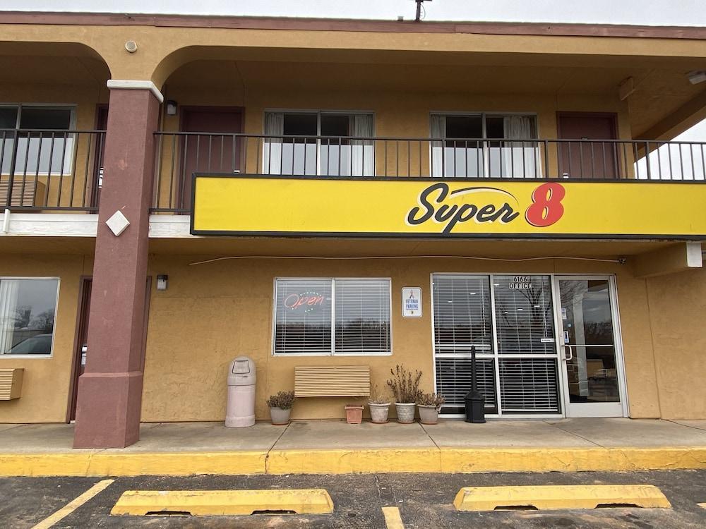 Super 8 By Wyndham Midwest City Ok Exteriör bild