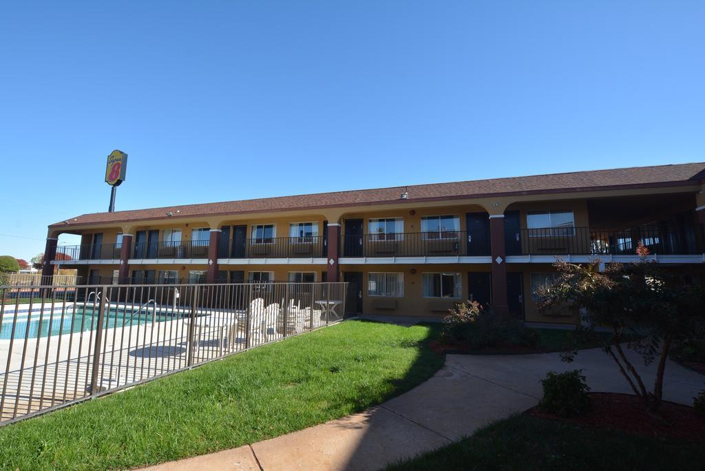 Super 8 By Wyndham Midwest City Ok Exteriör bild