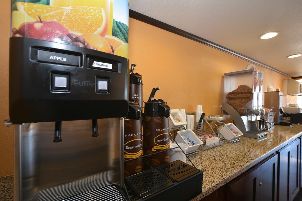 Super 8 By Wyndham Midwest City Ok Exteriör bild