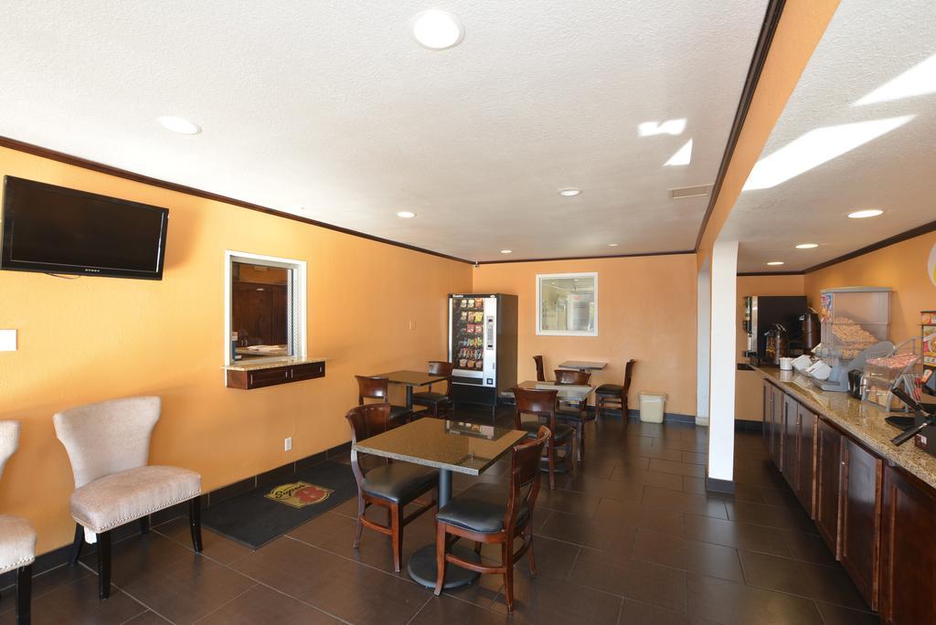 Super 8 By Wyndham Midwest City Ok Exteriör bild